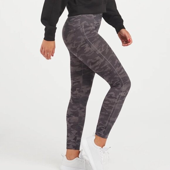 New w/Tags - Spanx Look At Me Now Seamless Leggings in Heather Camo, Large - Picture 1 of 10